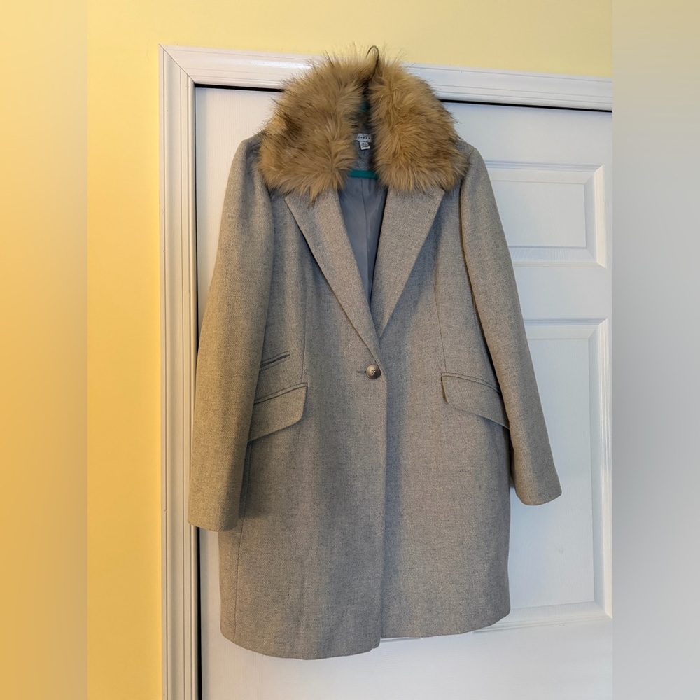 Top shot Chic Gray Trench Coat with Faux Fur Collar (removable)